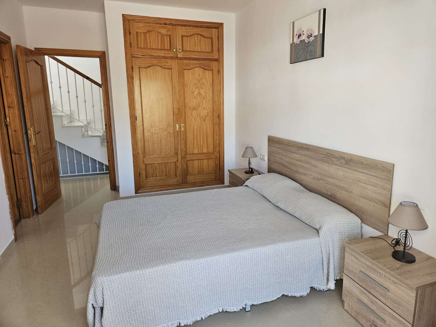 CASA PAREADA CON PISCINA COMUNITRIA