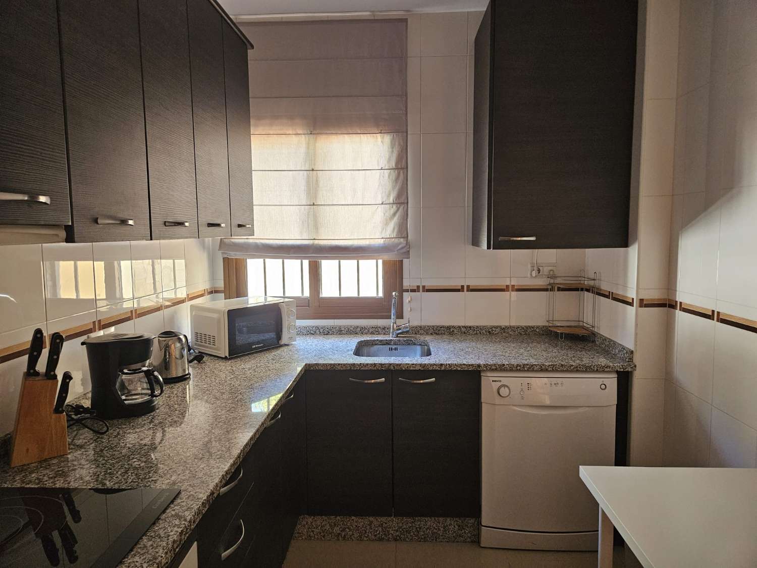 CASA PAREADA CON PISCINA COMUNITRIA