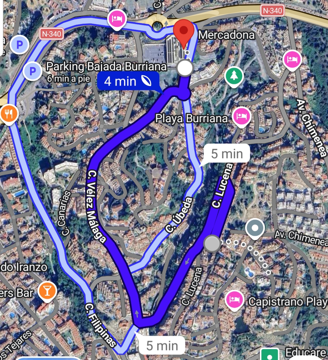 CASA PAREADA CON PISCINA COMUNITRIA