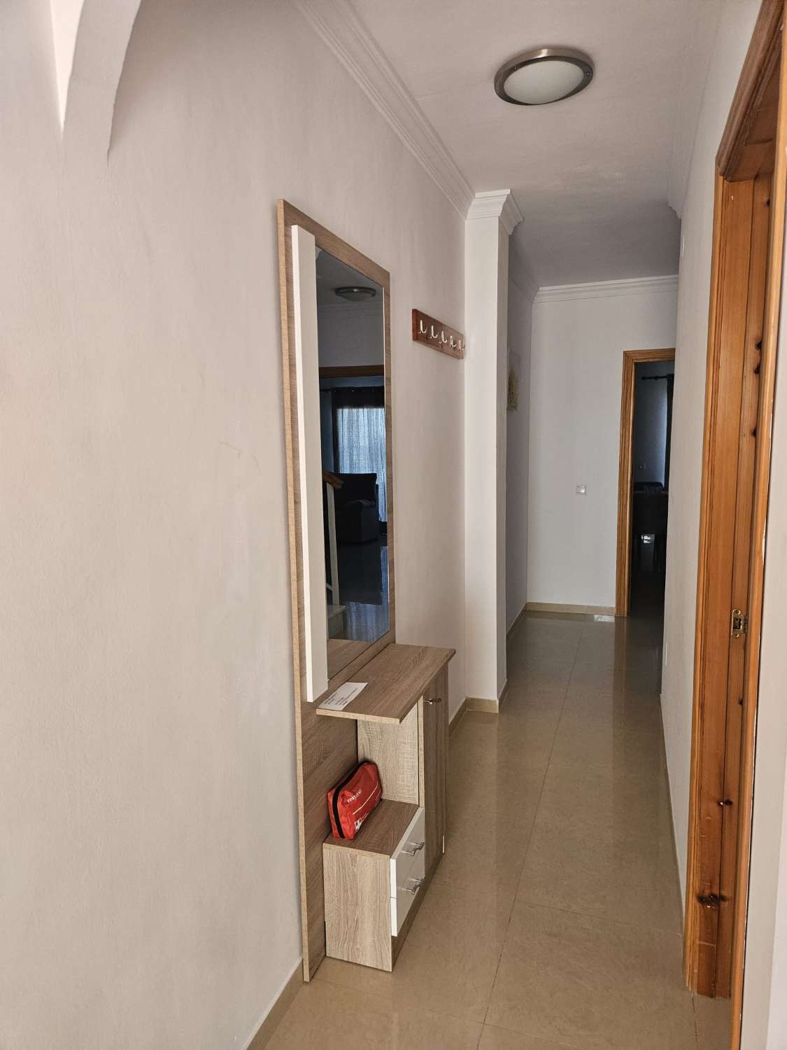 CASA PAREADA CON PISCINA COMUNITRIA