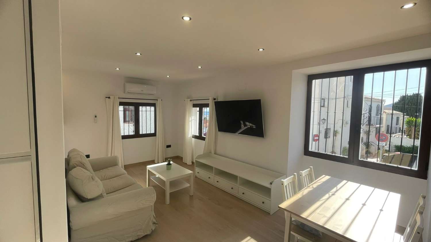 APARTAMENTO DOS DORMITORIOS CON PISCINA COMUNITARIA