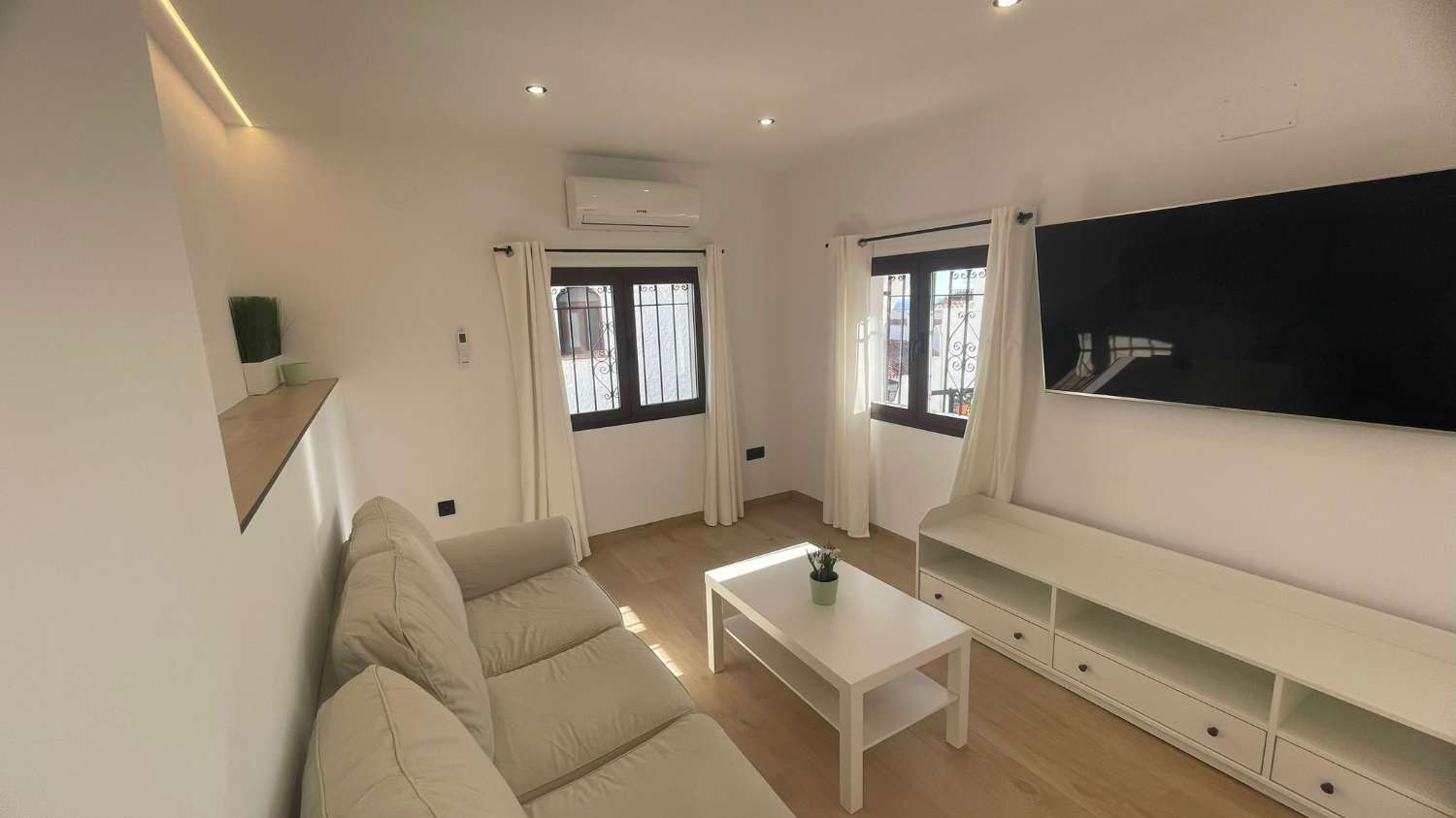APARTAMENTO DOS DORMITORIOS CON PISCINA COMUNITARIA